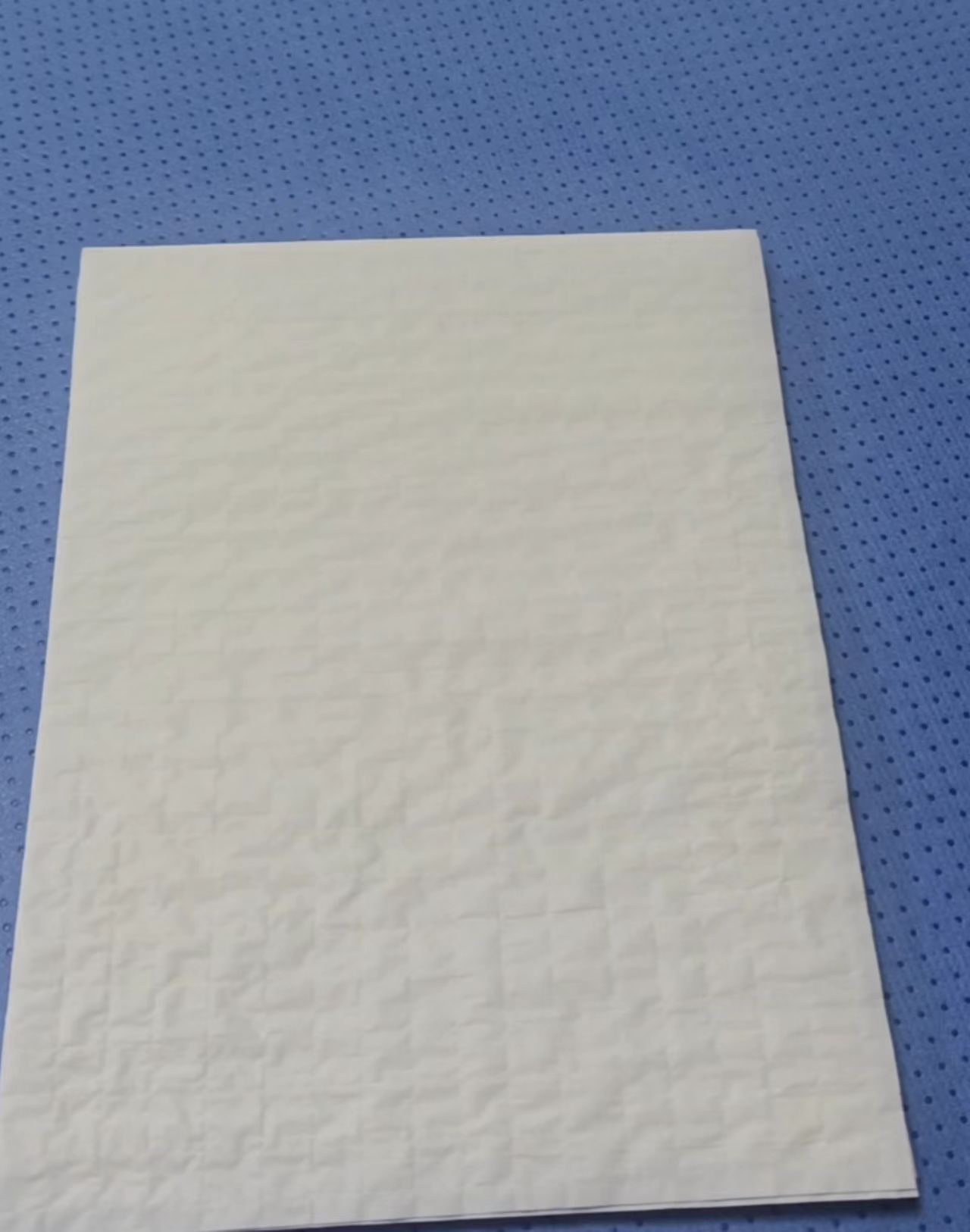 От материала до операционной: путь хирургического полотенца для рук.